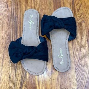 Iynx Suede Bow Sandals